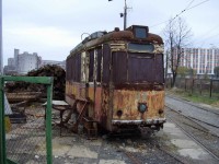 Фото 2 - Находится на территории технического депо в виде сарая (2008).