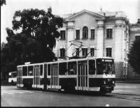 Фото 1 - вагон на улице Ленина. 1986год.