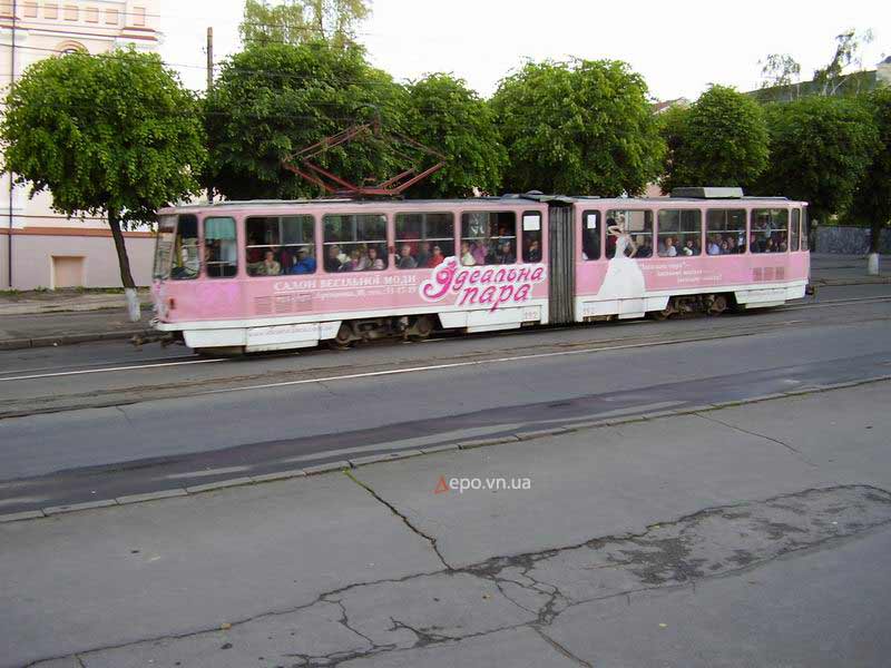 Фото 1 - Вагон № 192 на улице Соборной (спуск к мосту). 2008г.