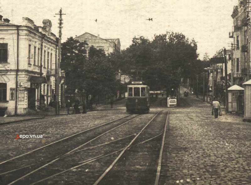 Вагон №8. Фото сделано до 1917 года. Николаевский проспект (нынешняя улица Соборная)