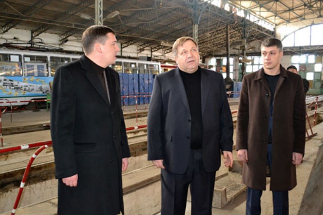 Члены партии регионов на встрече с руководством и коллективом Николаевэлектротранс