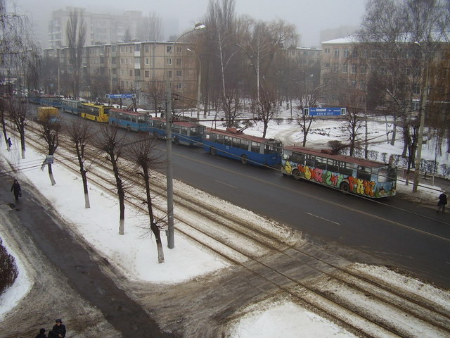 троллейбусы собрались в кучку